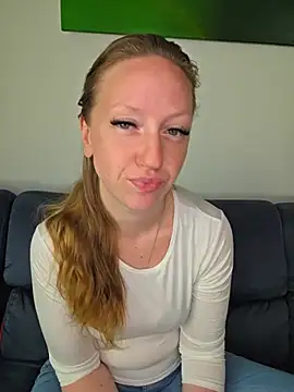 SweetGermanAlina online show from July 5, 2026, 8:43 am