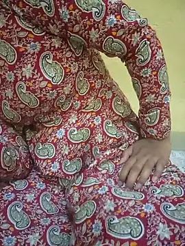 Seema yadav01 online show from May 24, 2026, 5:01 am