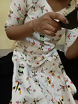 Seema yadav01 online show from July 7, 2026, 5:10 am