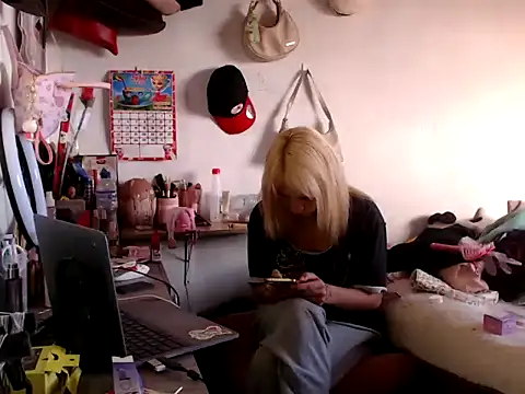 bunnyfoxxd online show from July 6, 2026, 12:57 pm