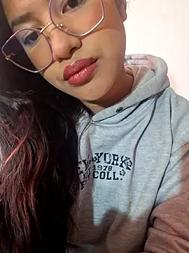 Hot Sophy  online show from July 10, 2026, 6:21 pm