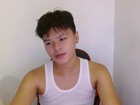 yourhotasiandoms online show from July 7, 2026, 4:44 pm
