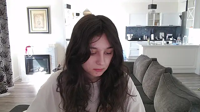cute lilia online show from May 7, 2026, 8:42 am
