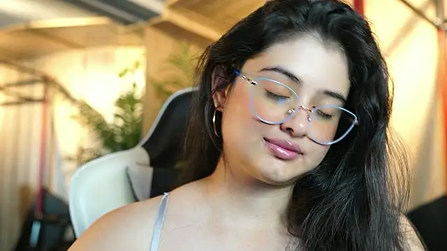 Snapshot of Madison_Flame chatting on June 1, 2026, 7:26 pm Madison Flame online show from June 1, 2026, 7:26 pm