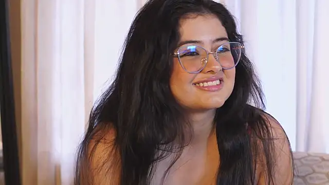 Snapshot of Madison_Flame chatting on June 10, 2026, 6:40 pm Madison Flame online show from June 10, 2026, 6:40 pm
