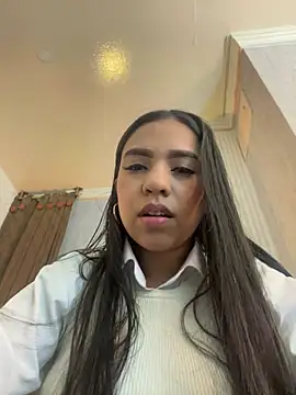 Dulcerouss   online show from May 20, 2026, 11:27 am