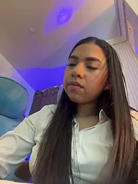 Dulcerouss   online show from May 26, 2026, 11:39 am