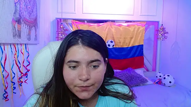 Laurha  online show from July 1, 2026, 7:35 pm
