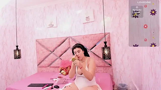 Dolls Antonella online show from June 20, 2026, 12:41 pm