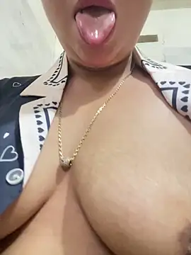 Banana-zz online show from May 10, 2026, 11:43 pm