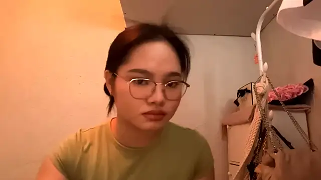 GalinaLente online show from May 3, 2026, 12:27 am