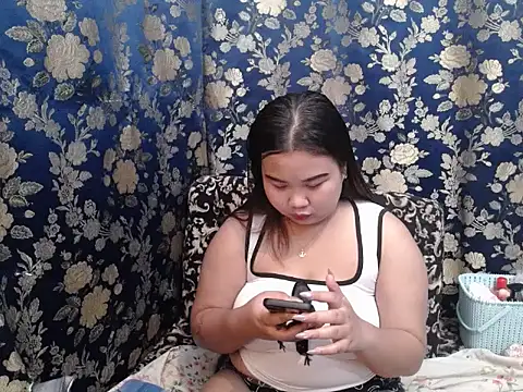 hotchickgirl online show from July 5, 2026, 7:37 am