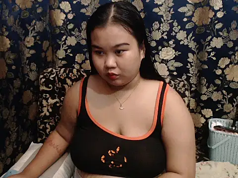 hotchickgirl online show from July 11, 2026, 9:01 am
