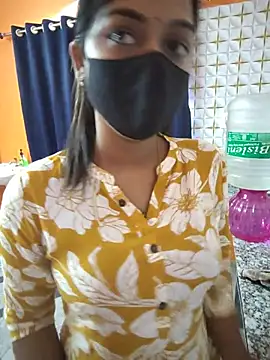 Snapshot of Menaxi_Baby7 chatting on June 10, 2026, 7:18 am Menaxi Baby7 online show from June 10, 2026, 7:18 am