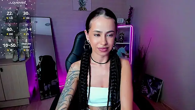 Snapshot of Monica_brilliant chatting on May 6, 2026, 8:19 am Monica brilliant online show from May 6, 2026, 8:19 am