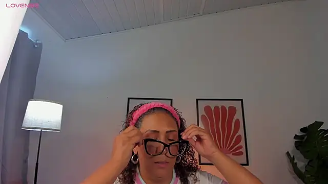 Eva-Millss online show from June 19, 2026, 8:23 pm