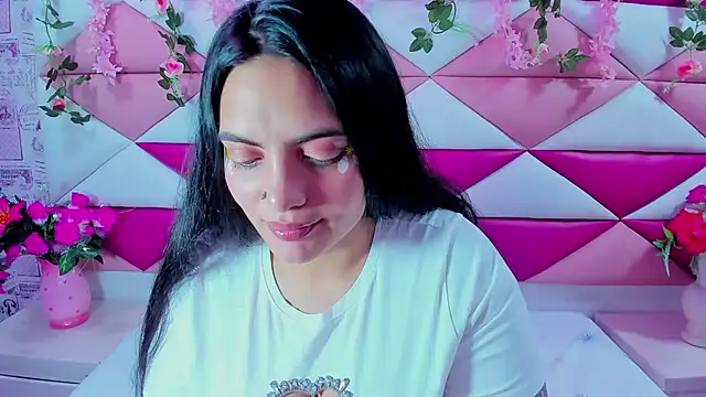 Snapshot of Isabella_Mora_ chatting on May 16, 2026, 3:03 am Isabella Mora online show from May 16, 2026, 3:03 am