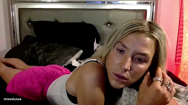 Snapshot of Misss_alyssaaa chatting on June 23, 2026, 4:10 am Misss alyssaaa online show from June 23, 2026, 4:10 am