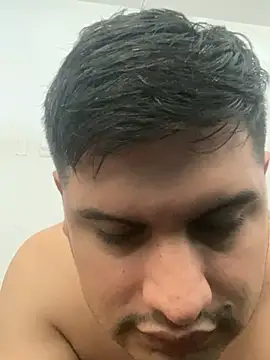 MenSexPeru online show from May 4, 2026, 5:31 pm