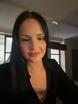 Evaryn online show from May 31, 2026, 10:11 pm