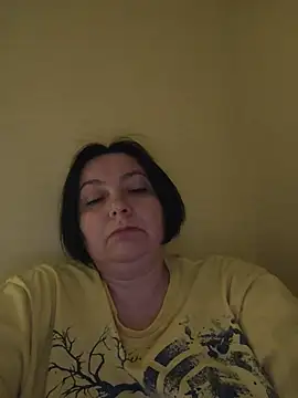 Snapshot of EmmaEmmy40 chatting on May 25, 2026, 7:31 pm EmmaEmmy40 online show from May 25, 2026, 7:31 pm