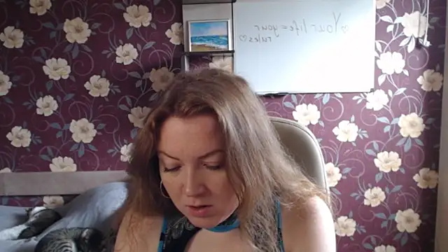 Kate R online show from June 10, 2026, 12:48 pm