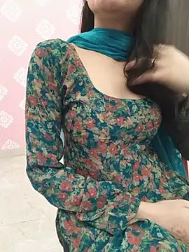 Snapshot of zoya_baby_ chatting on July 4, 2026, 4:13 pm zoya baby online show from July 4, 2026, 4:13 pm