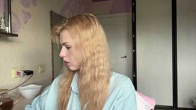 Snapshot of ScarlettRosy chatting on May 31, 2026, 4:09 am ScarlettRosy online show from May 31, 2026, 4:09 am
