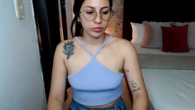 isa cruzx online show from July 11, 2026, 10:44 pm