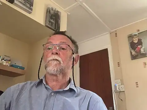 Moonraker64 online show from June 18, 2026, 4:33 pm