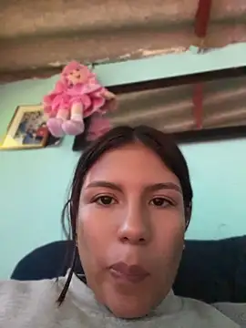 FernandaHils online show from June 10, 2026, 9:57 pm