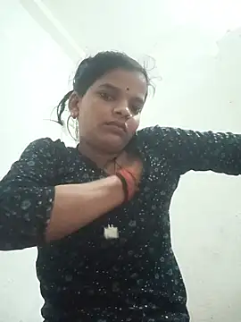 Snapshot of Student_garl_1 chatting on July 5, 2026, 12:28 am Student garl 1 online show from July 5, 2026, 12:28 am