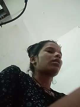 Snapshot of Student_garl_1 chatting on July 8, 2026, 1:32 am Student garl 1 online show from July 8, 2026, 1:32 am
