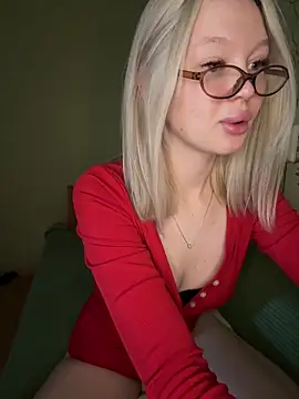 Velvet Doll  online show from May 16, 2026, 4:31 am