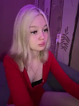 Velvet Doll  online show from June 6, 2026, 5:23 am