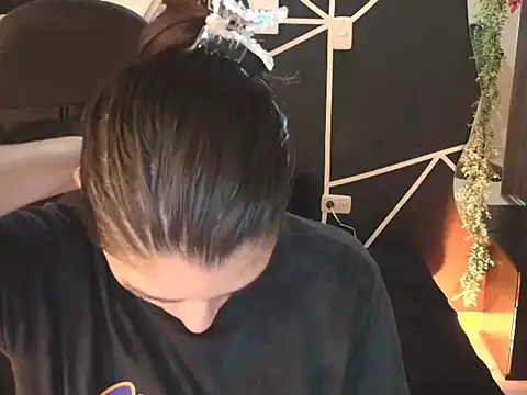 LUCYMILF SEXY online show from May 14, 2026, 5:53 pm