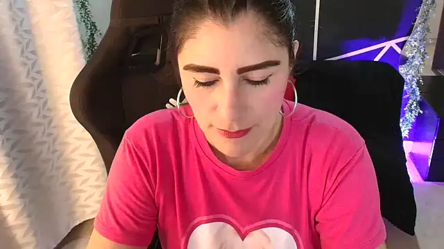 LUCYMILF SEXY online show from May 19, 2026, 6:03 pm