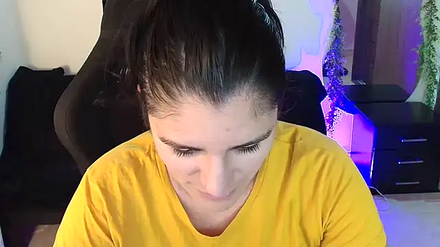 LUCYMILF SEXY online show from May 25, 2026, 5:52 pm