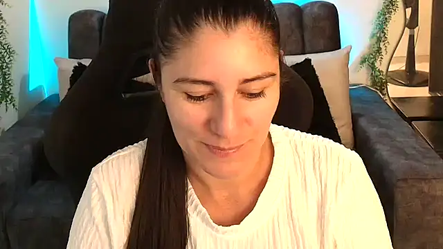 LUCYMILF SEXY online show from May 31, 2026, 5:09 pm