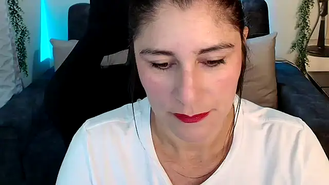 LUCYMILF SEXY online show from June 6, 2026, 4:01 pm