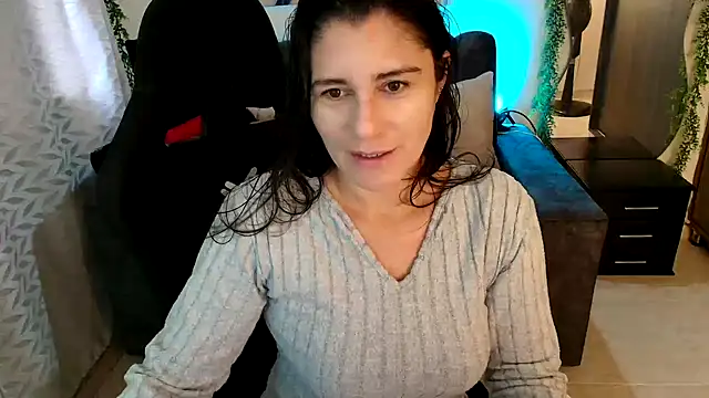 LUCYMILF SEXY online show from June 8, 2026, 4:07 pm