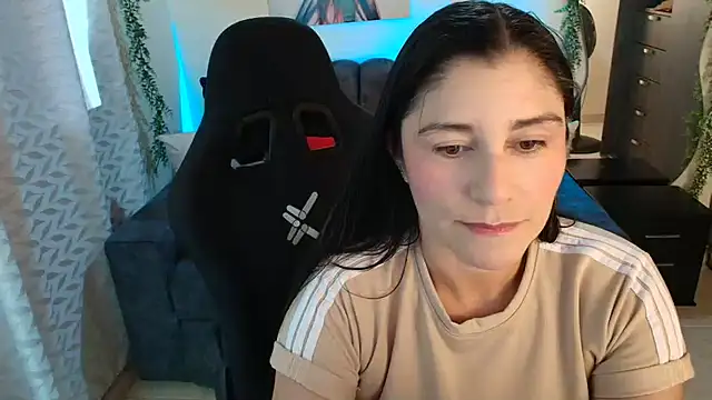 LUCYMILF SEXY online show from June 9, 2026, 5:57 pm