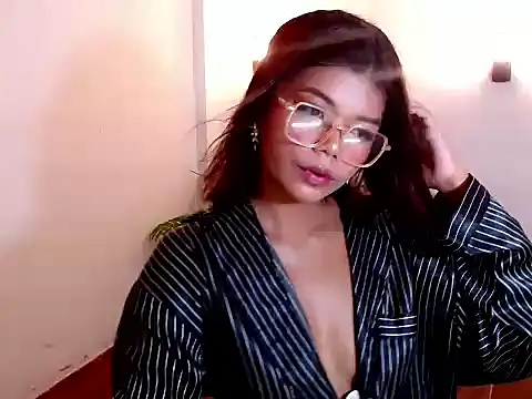 Snapshot of charlene_pretty chatting on June 17, 2026, 5:54 am charlene pretty online show from June 17, 2026, 5:54 am