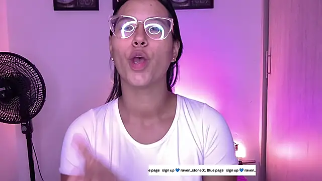 Snapshot of Raven_stonee01 chatting on July 9, 2026, 1:20 am Raven stonee01 online show from July 9, 2026, 1:20 am