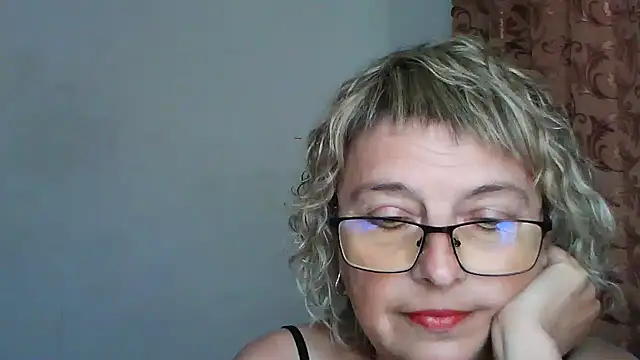 Snapshot of ElizabethGorden chatting on June 22, 2026, 12:02 pm ElizabethGorden online show from June 22, 2026, 12:02 pm
