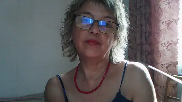 Snapshot of ElizabethGorden chatting on July 4, 2026, 5:35 am ElizabethGorden online show from July 4, 2026, 5:35 am