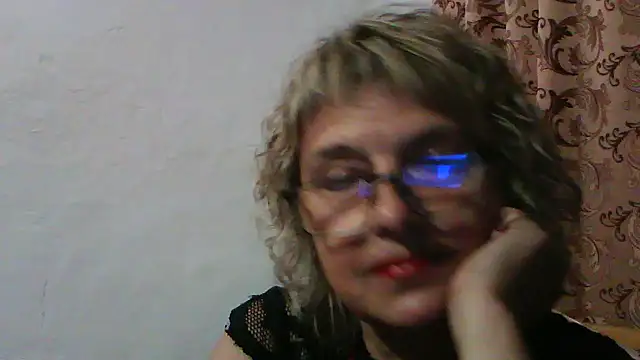 Snapshot of ElizabethGorden chatting on July 4, 2026, 6:14 pm ElizabethGorden online show from July 4, 2026, 6:14 pm
