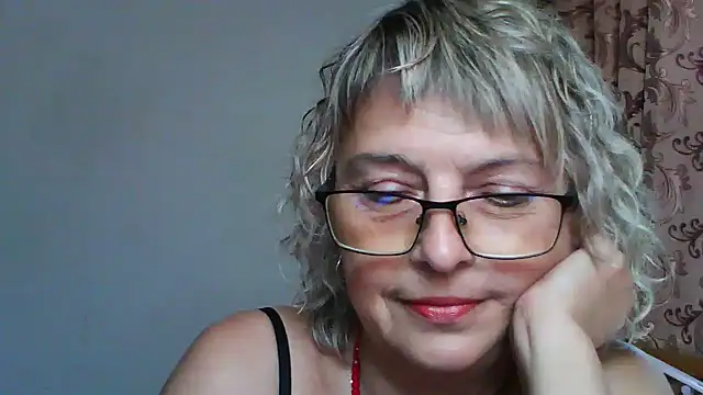 Snapshot of ElizabethGorden chatting on August 3, 2026, 1:38 pm ElizabethGorden online show from August 3, 2026, 1:38 pm