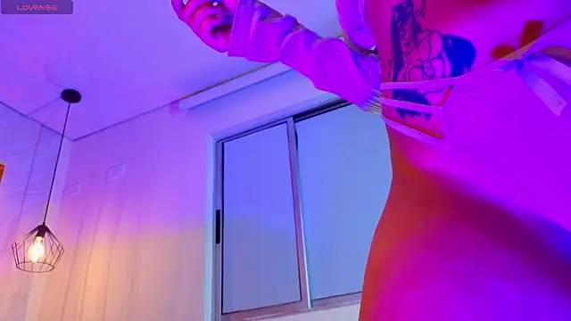 Snapshot of Ey_Im_simone_ chatting on May 31, 2026, 6:09 pm Ey Im simone online show from May 31, 2026, 6:09 pm