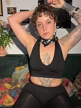 Snapshot of EmilieBraun chatting on June 11, 2026, 9:02 pm EmilieBraun online show from June 11, 2026, 9:02 pm